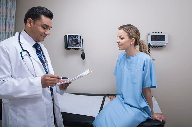 A consulta com cirurgião vascular é importante para tratar as doenças que não podem ser cuidadas pelo angiologista.