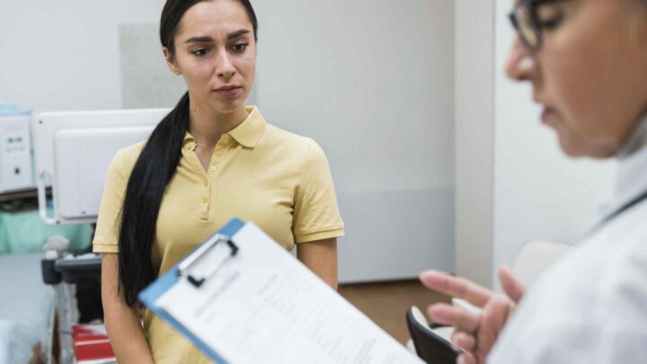 Reconheça os sintomas de infarto feminino